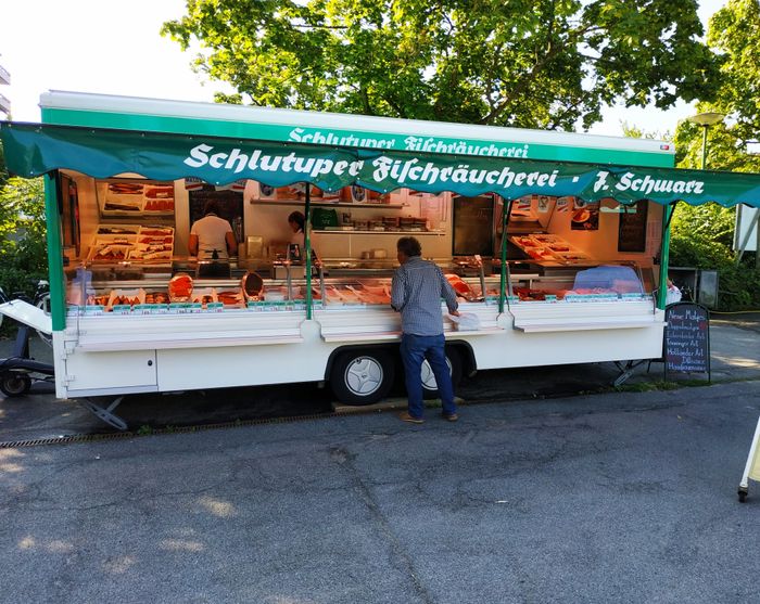 Nutzerbilder Schlutuper Fischräucherei Schwarz Fischgeschäft Wochenmarkt