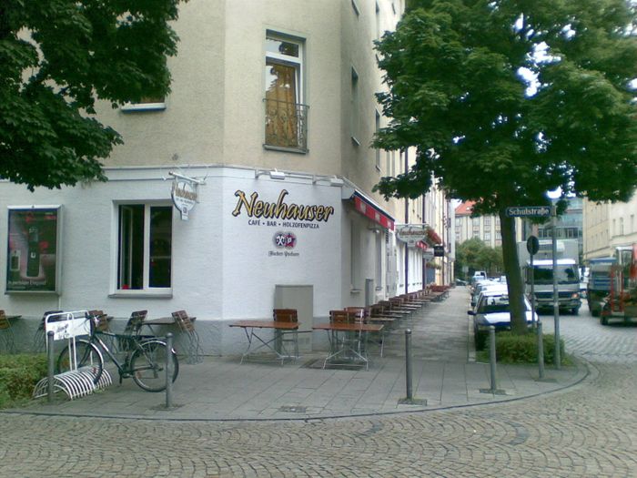 Cafe Neuhauser