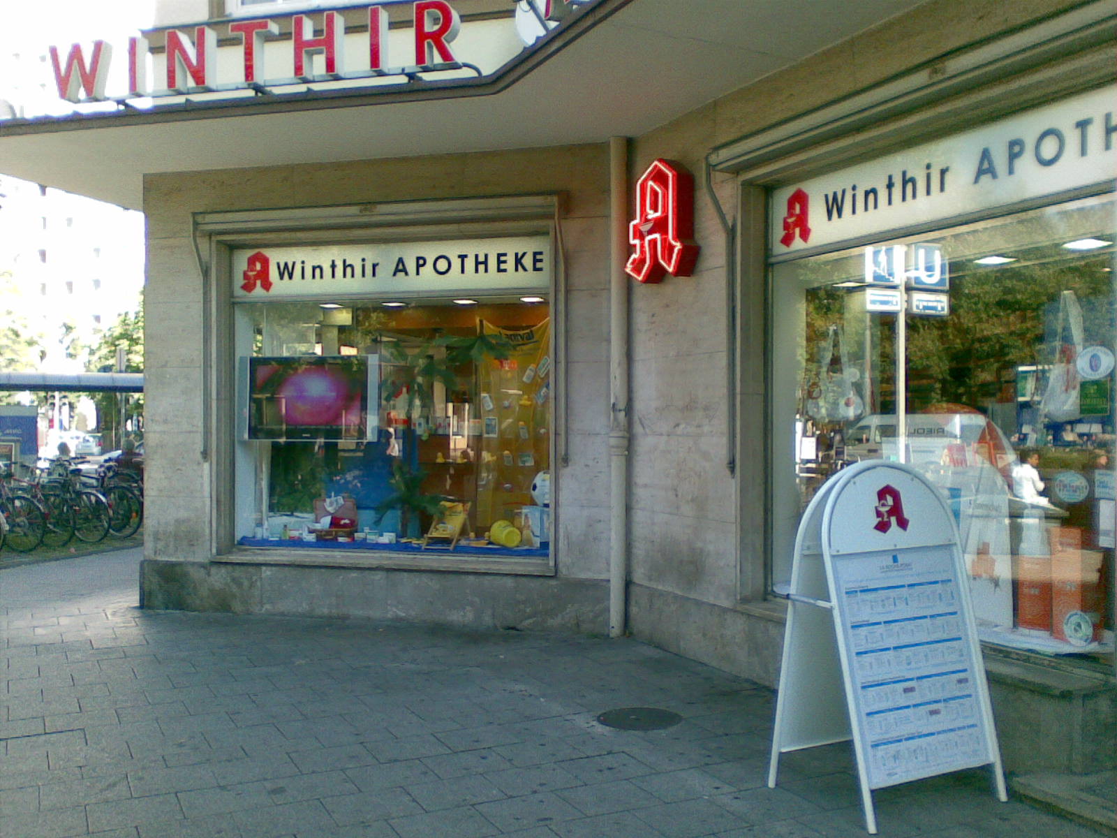 Bild 2 Winthir-Apotheke am Rotkreuzplatz Dr. Hermann Vogel jun. in München