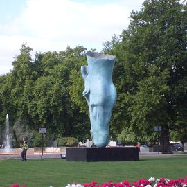 Horse at water sculpture
bei Marble Arch 