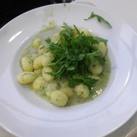 Gnocchi mit Frischkäsesauce € 4,40