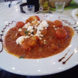 Scampi, Tomaten und Feta Sauce