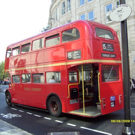 Routemaster Doppeldecker vor St. Pauls