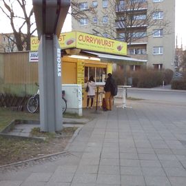 Currywurst und China - Pfanne am Klinikum Neukölln in Berlin