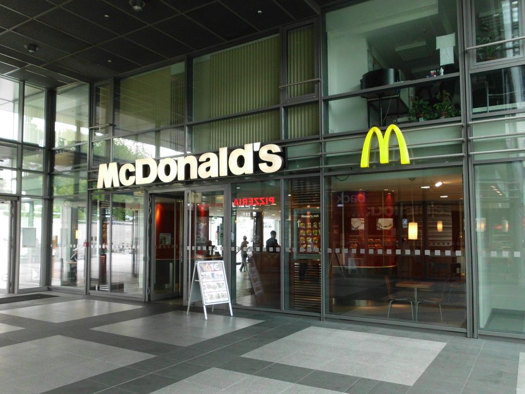 Nutzerfoto 6 McDonald's Bahnhof Südkreuz