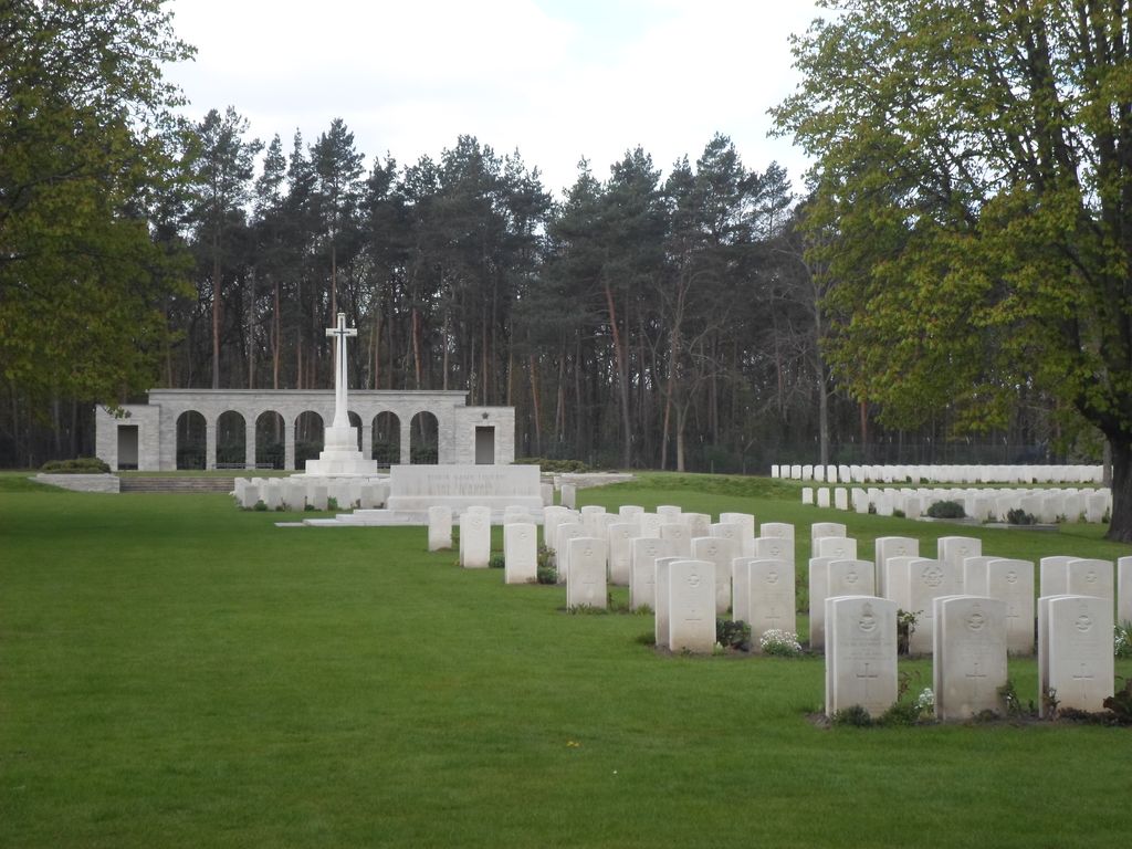 Nutzerfoto 7 Commonwealth War Graves Commission Berlin War Cemetery
