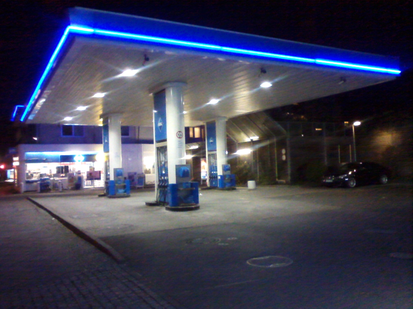 Bild 1 Aral Tankstelle in Berlin