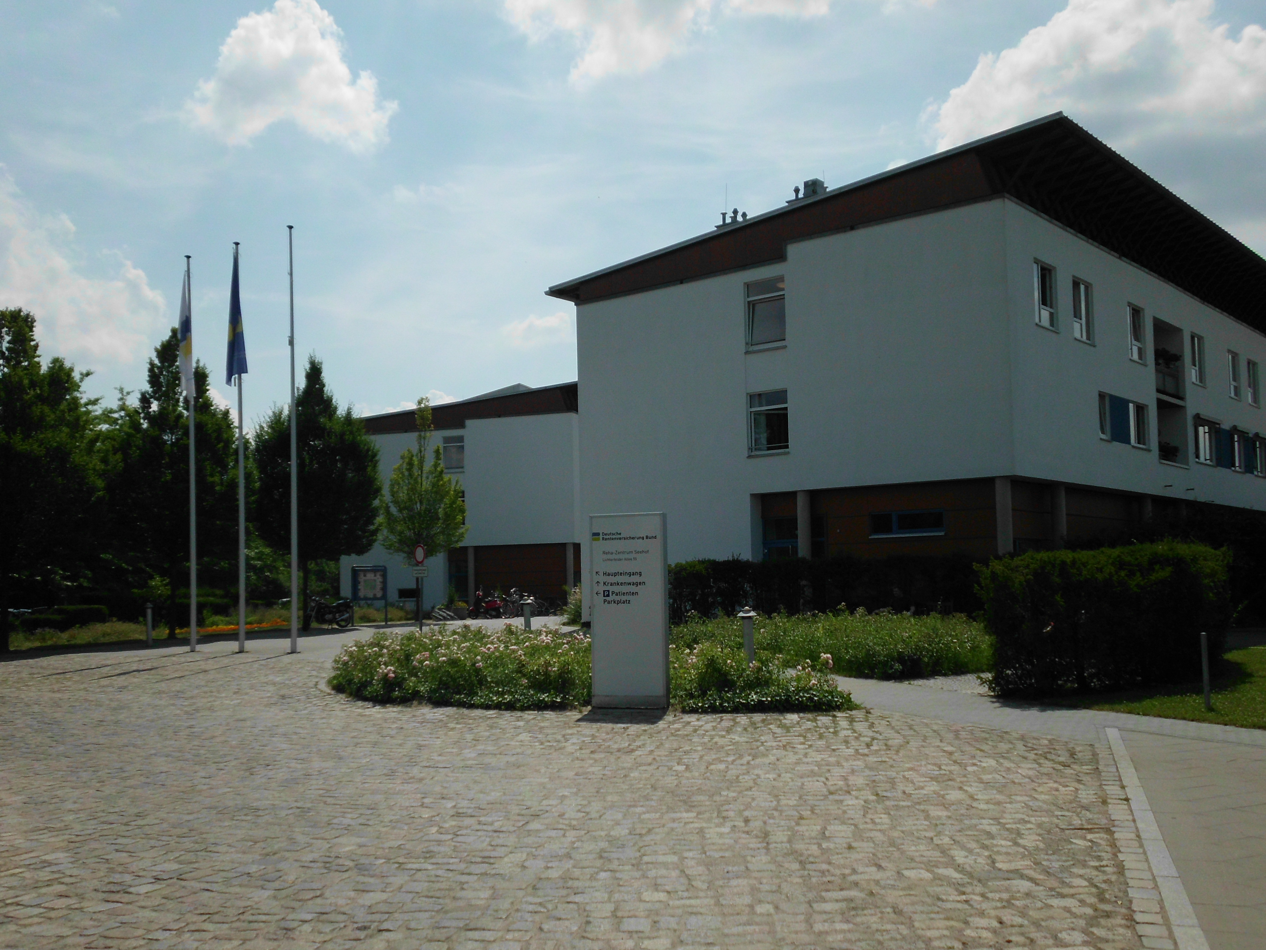 Bild 1 Reha-Zentrum-Seehof K.d.ö.R. in Teltow