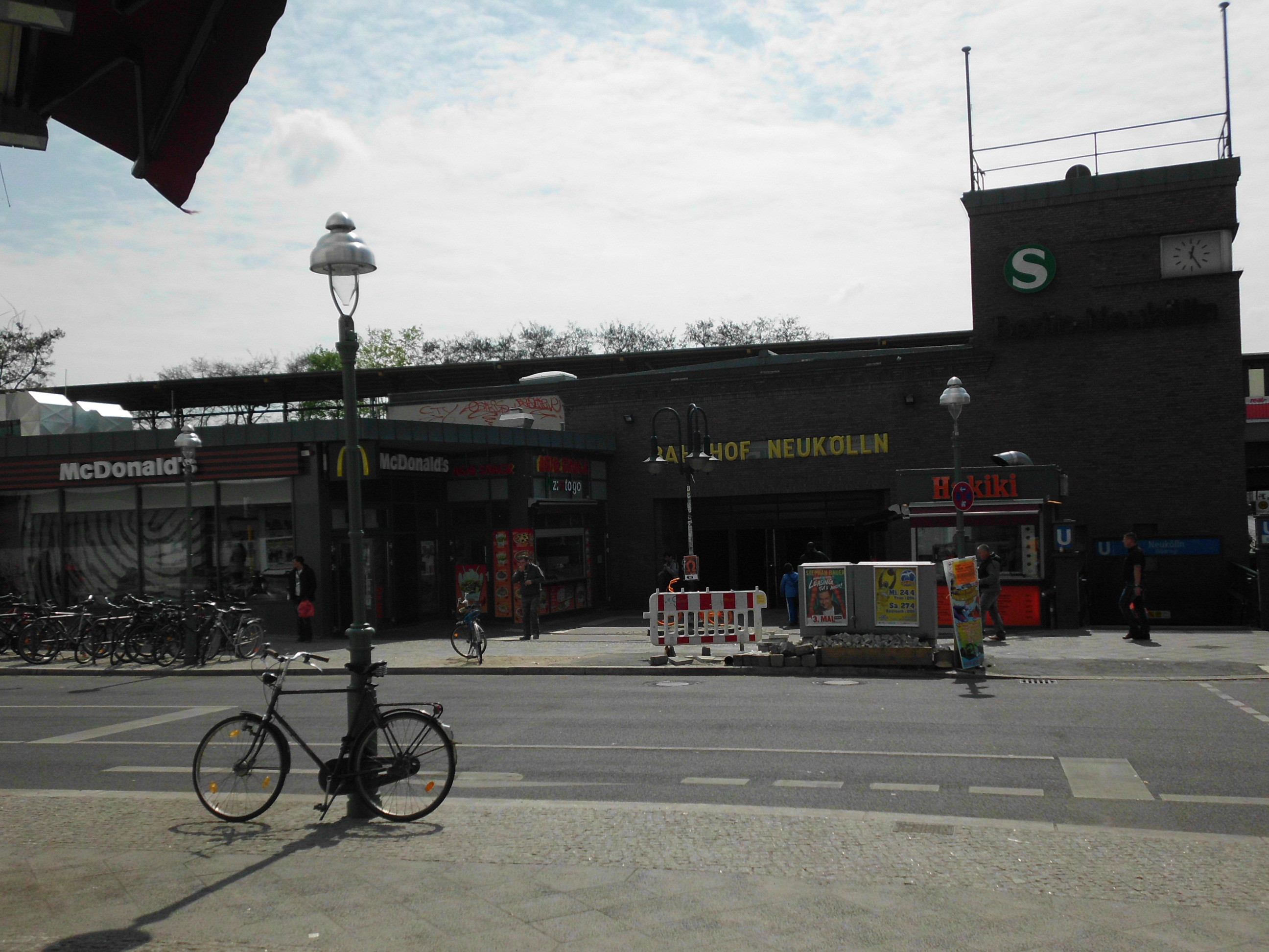 Mc Do am Bahnhof Neukölln