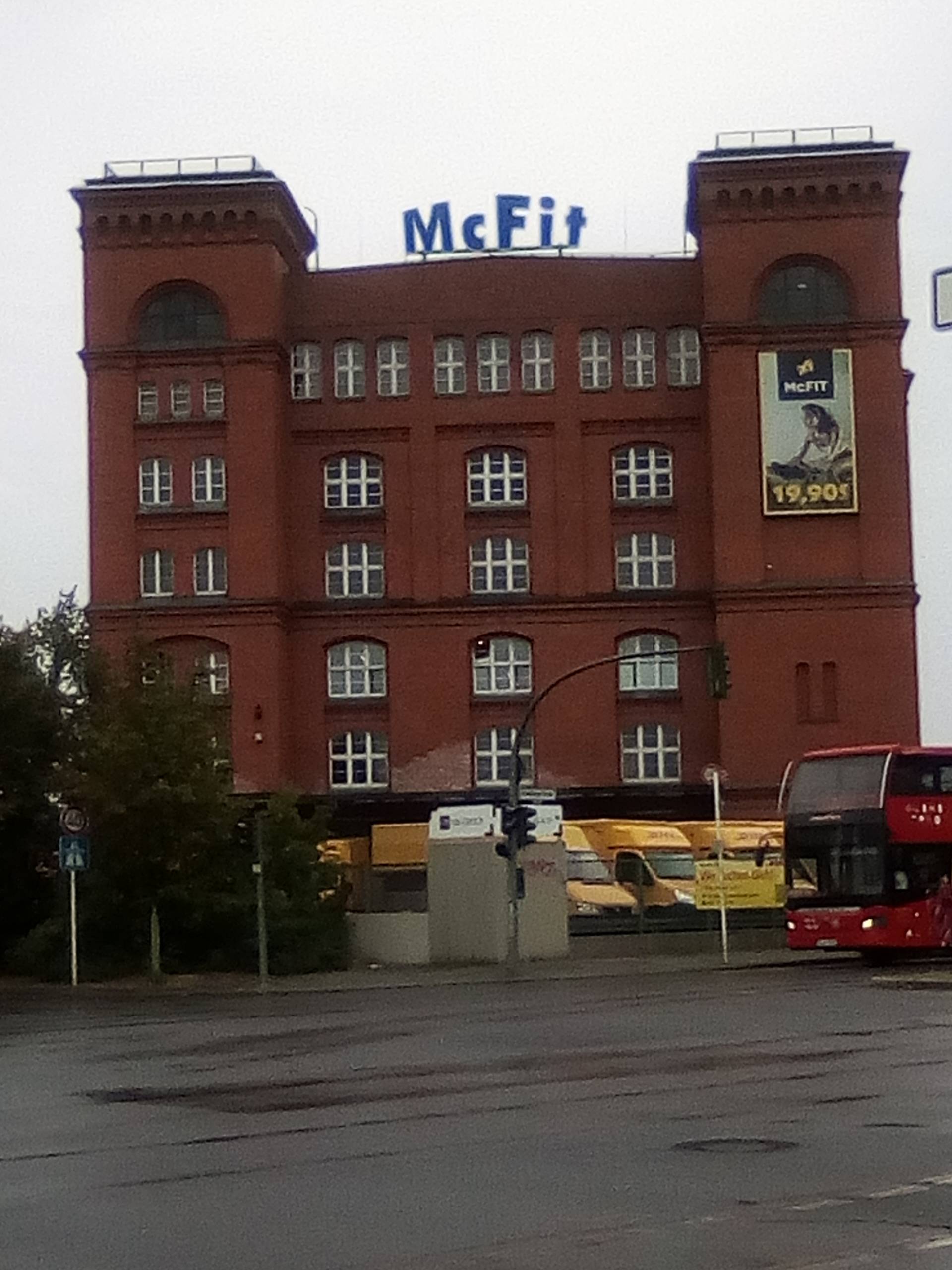 Bild 1 McFIT Fitnessstudio Berlin Tempelhof in Berlin