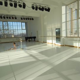 DanceCenter No1 Inh. Natalie Böck und Istvan Nemeth Ballett- & Musicalakademie in Augsburg