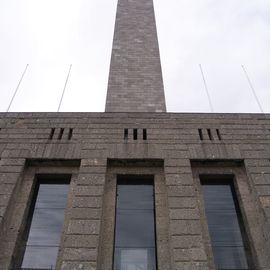 Glockenturm am Olympiazentrum in Berlin