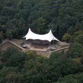 Blick von Olympiaglockenturm auf Waldbühne