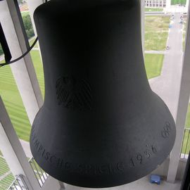 Glockenturm am Olympiazentrum in Berlin