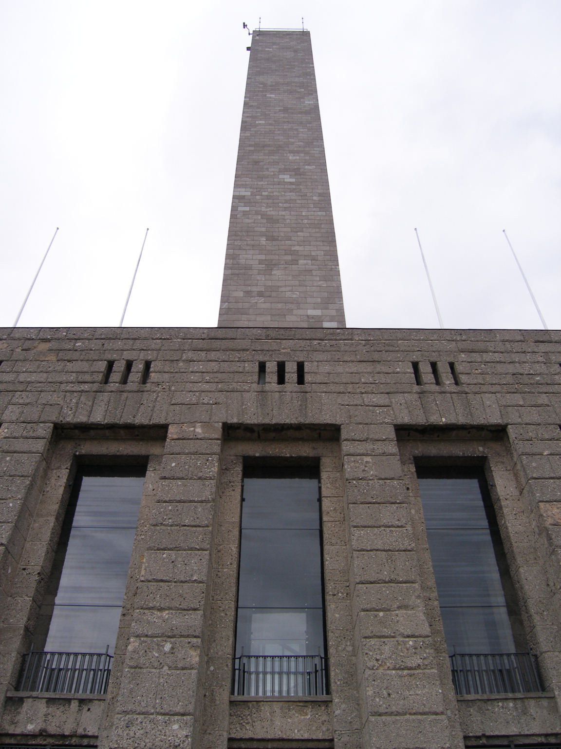 Bild 23 Oylmpia-Glockenturm in Berlin