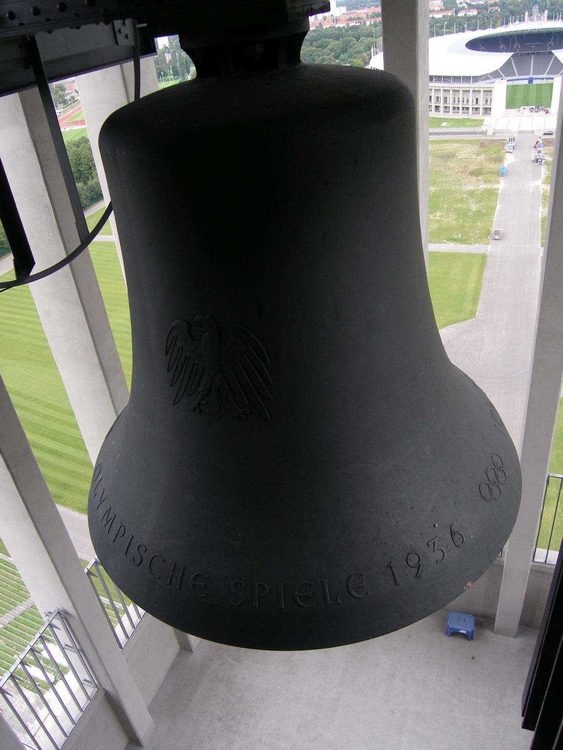 Bild 18 Oylmpia-Glockenturm in Berlin