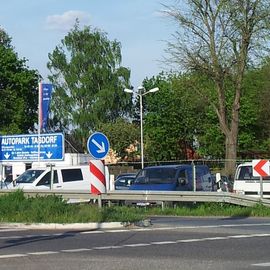 Blick von der Ampel - links geht's ua. nach Strausberg ...