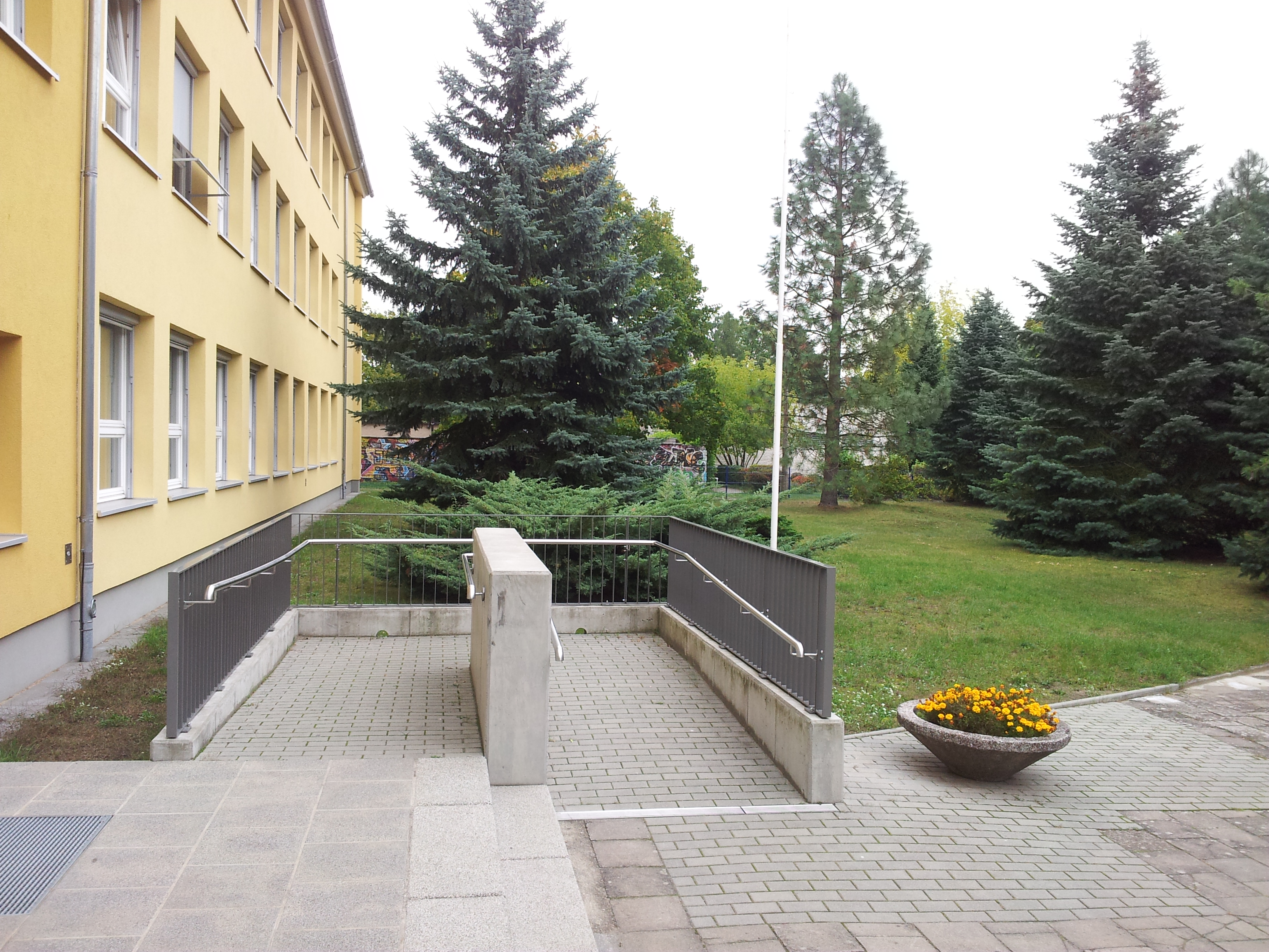 Bild 16 Vorstadt-Grundschule in Strausberg