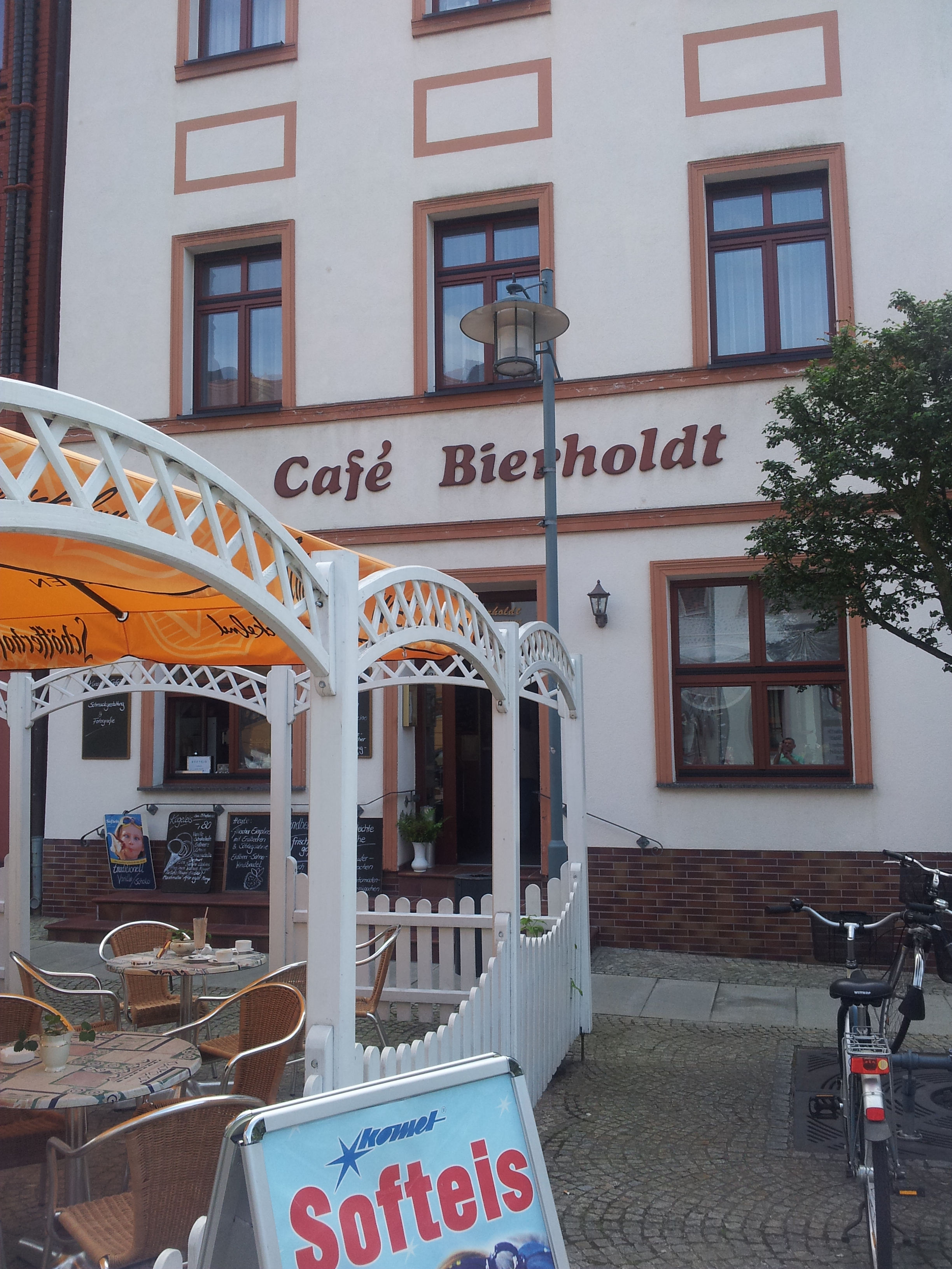 Bild 1 Cafe Bierholdt und Zimmervermietung in Spremberg