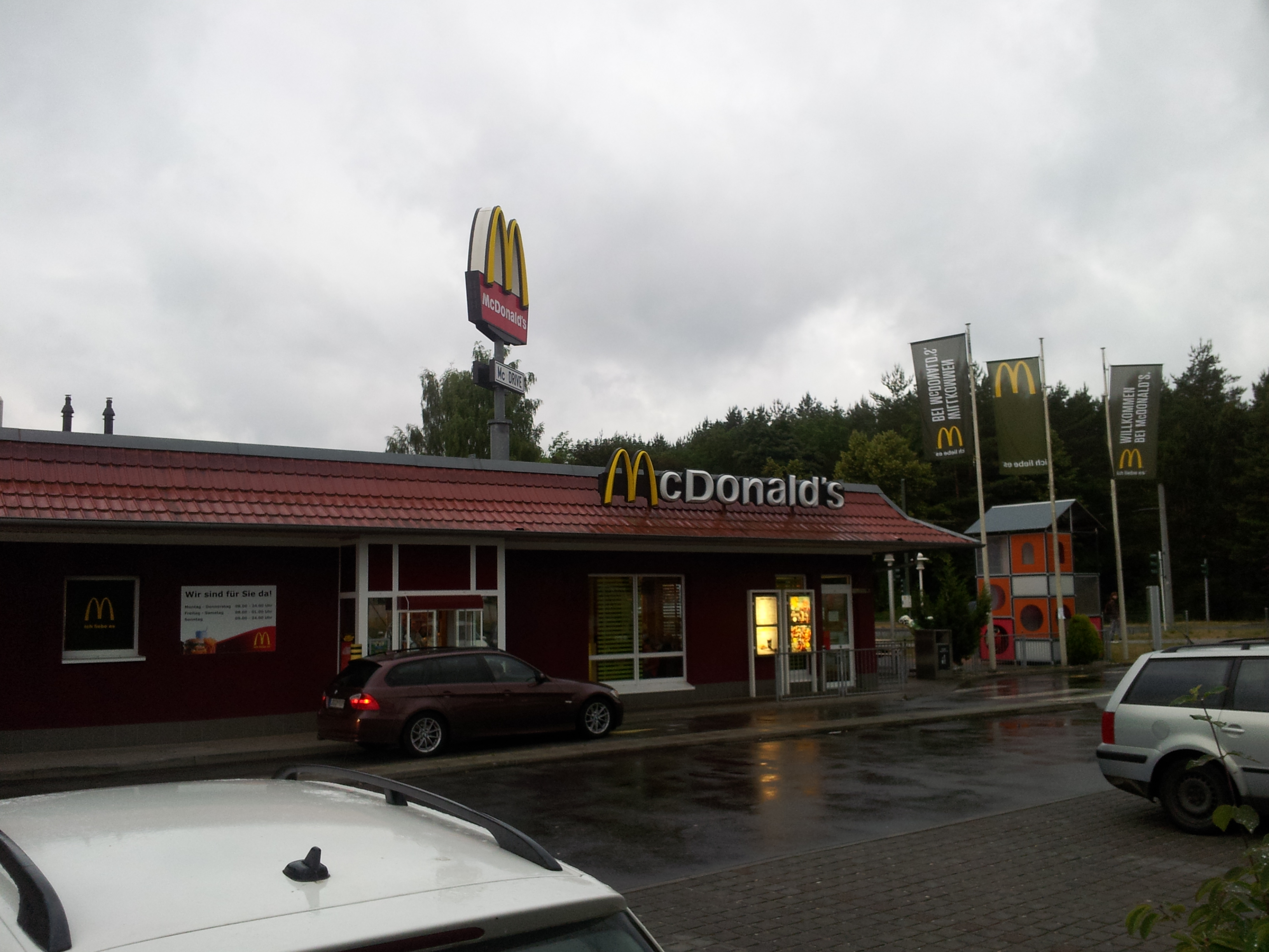 Bild 3 McDonald's Restaurant in Strausberg