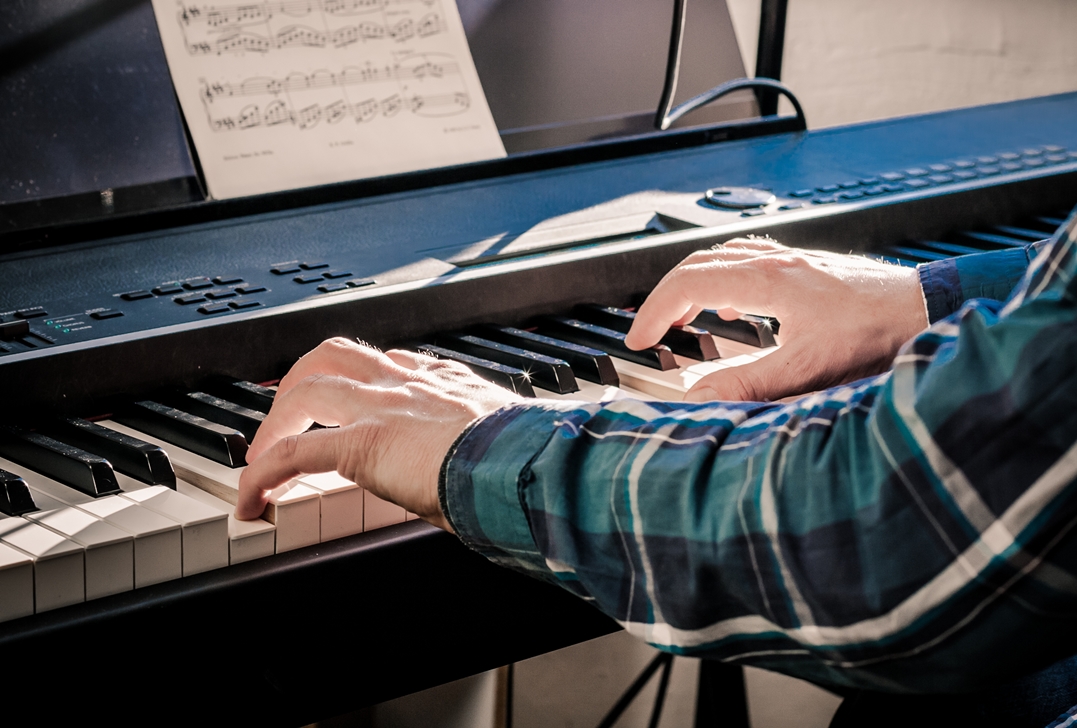 Klavierunterricht für Anfänger, Fortgeschrittene und Profis - Lernen Sie die Grundlagen mit professioneller Unterstützung - kompetent, vielseitig und persönlich!