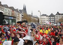 Bild zu Sessionseröffnung Karneval in Köln Elfter im Elften