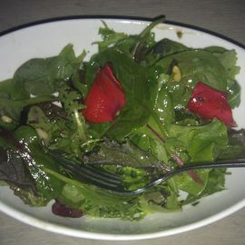 Salat von Wildkr&auml;utern