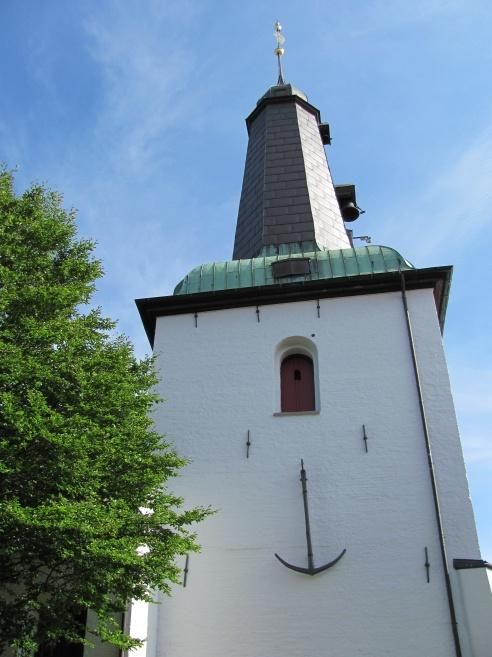 Anker an der Wand des Kirchturms von Glückstadt