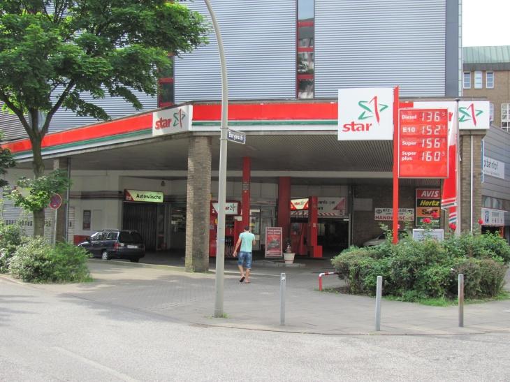 STAR Tankstelle mit Spritpreisen vom 30.06.2012