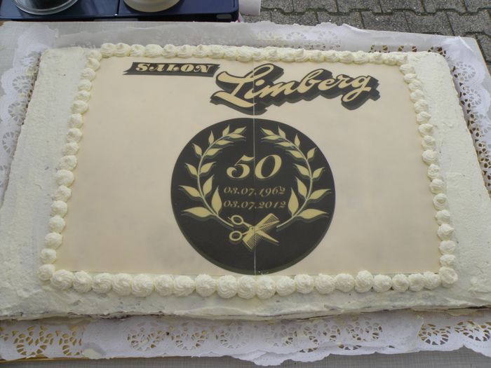 50-jähriges Salonjubiläum. Vielen Dank an das Team von mentano, ideas+concepts für die tolle Torte.