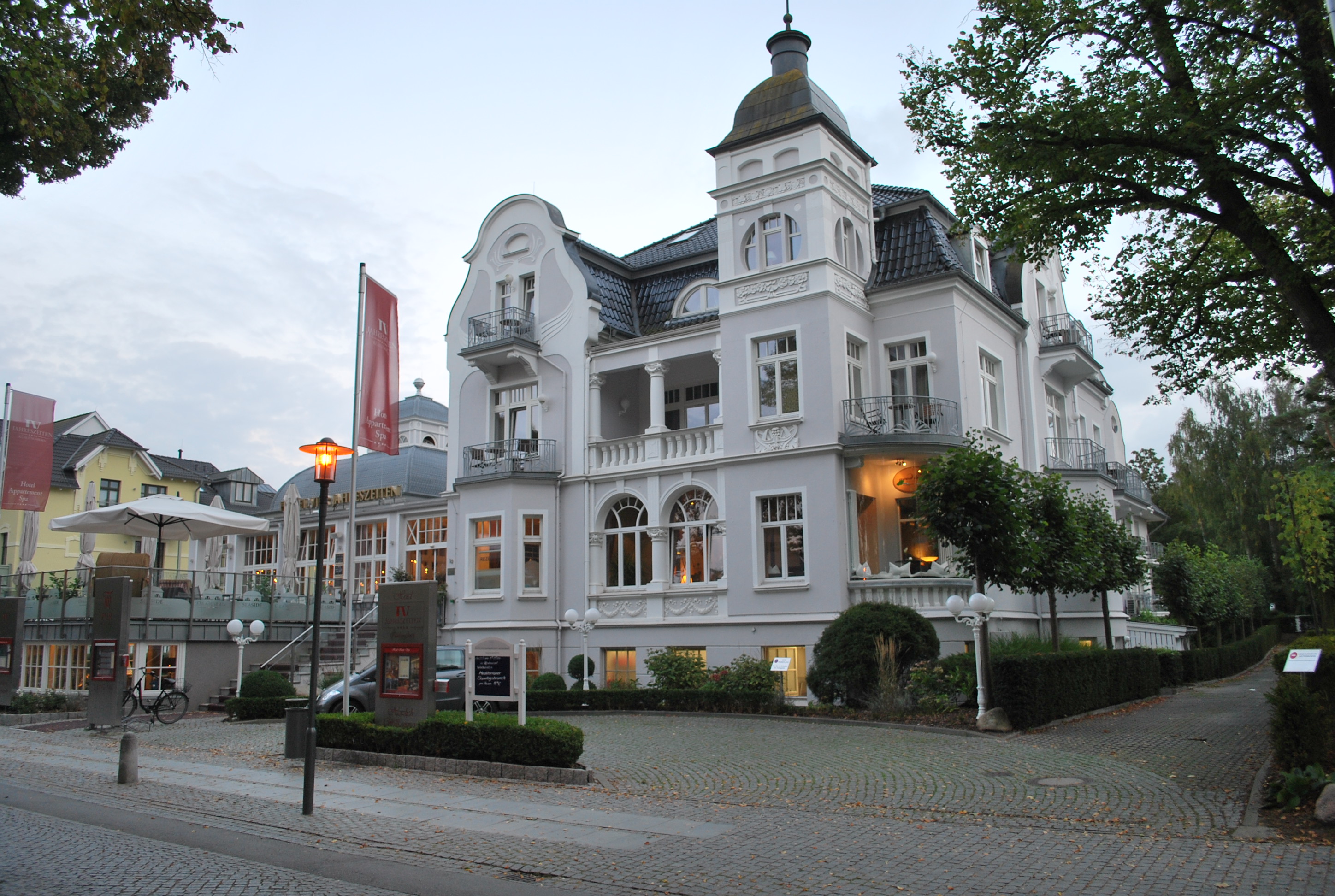 Hotelansicht von der Straße