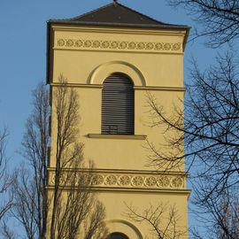 Der Kirchturm der Luisenkirche.