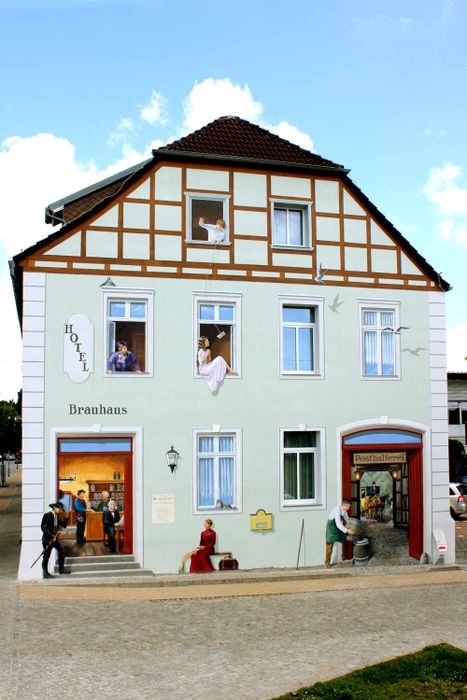 Außenansicht Hotel mit neuer Fassade