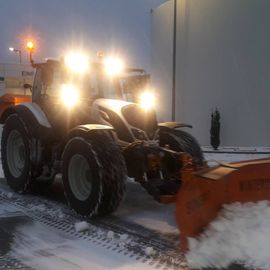 Eckert Uwe Landschaftspflege Erdarb. Winterdienst Parkplatz-Reinigung in Bruchsal