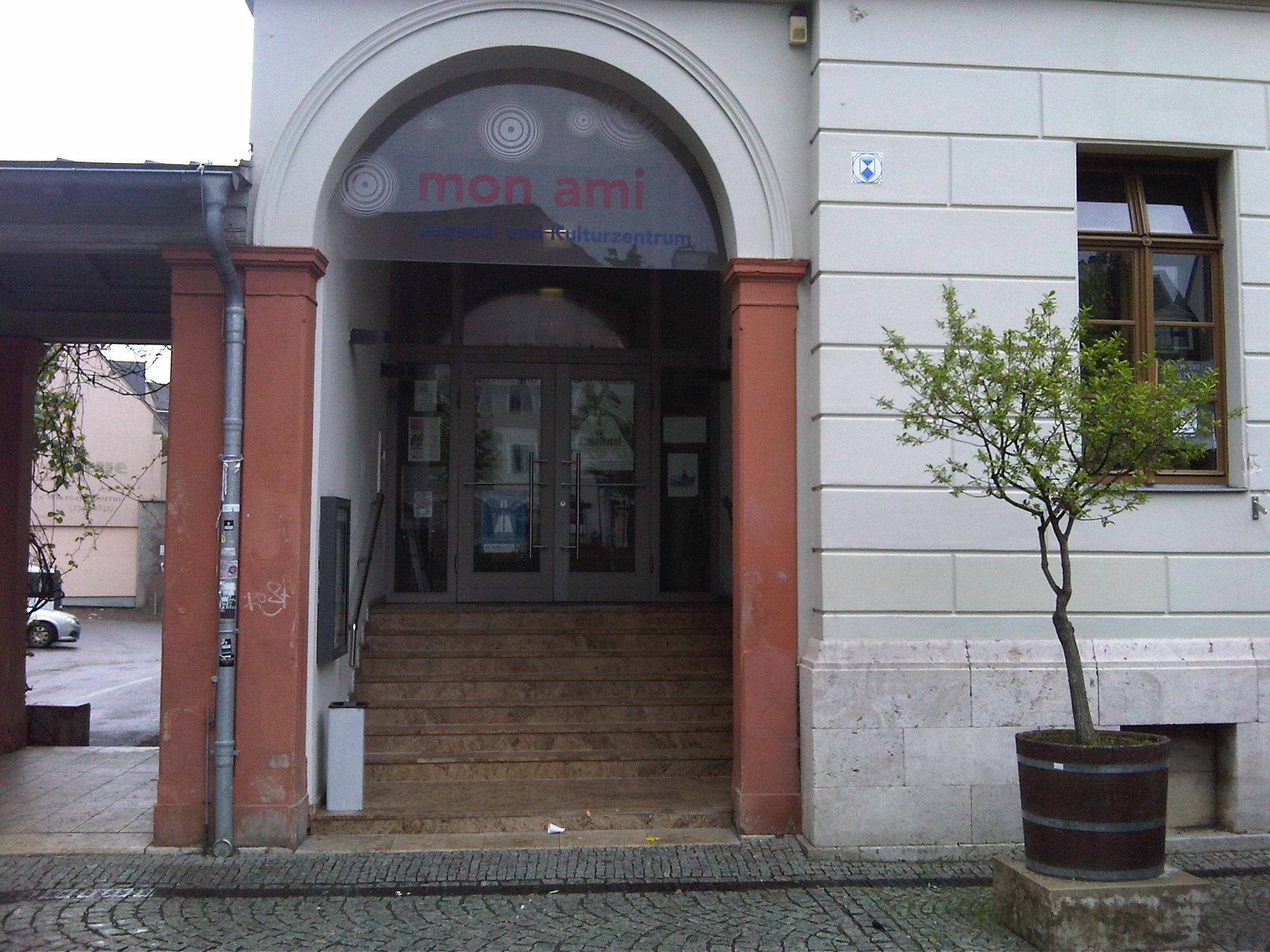 Bild 1 Jugend- und Kulturzentrum mon ami in Weimar