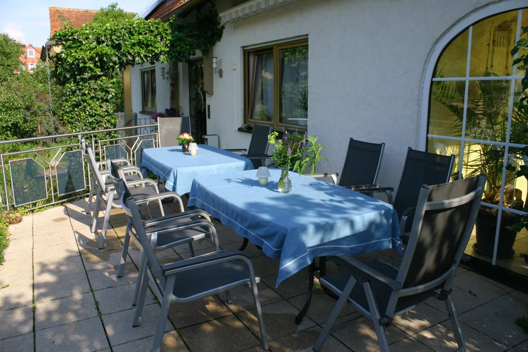 Sulzbachhof - Terrasse mit neuen Möbeln