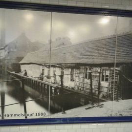 Das alte Berlin am Wasser - Bsp. für hist. Bilder an der Gleiswand