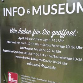 Tourist-Information im Glasmacherhaus / Glasmuseum in Stechlin