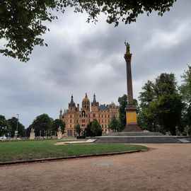 Schweriner Schloss in Schwerin in Mecklenburg