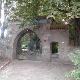 Eingang zum Kirchhof