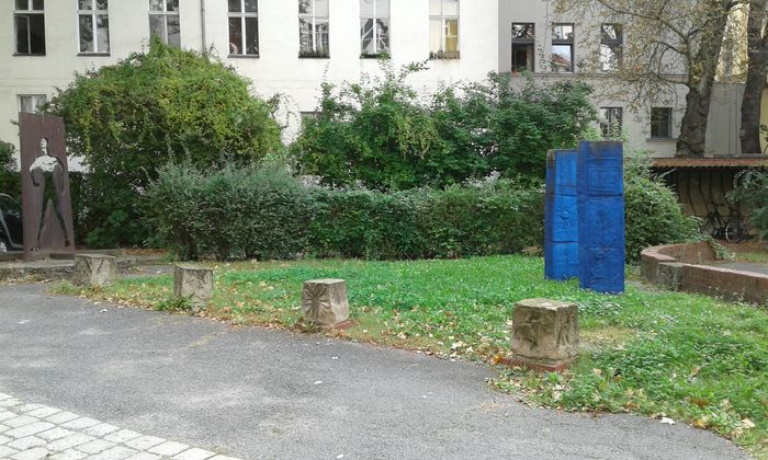in Berlin Kreuzberg - Schulhof