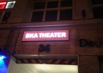 Bild zu Berliner Kabarett Anstalt BKA Theater