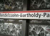 Bild zu U-Bahnhof Mendelssohn-Bartholdy-Park
