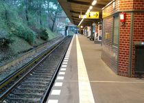 Bild zu U-Bahnhof Freie Universität (Thielplatz)