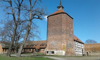 Bild zu Burg Beeskow Bildungs-, Kultur- und Musikschulzentrum