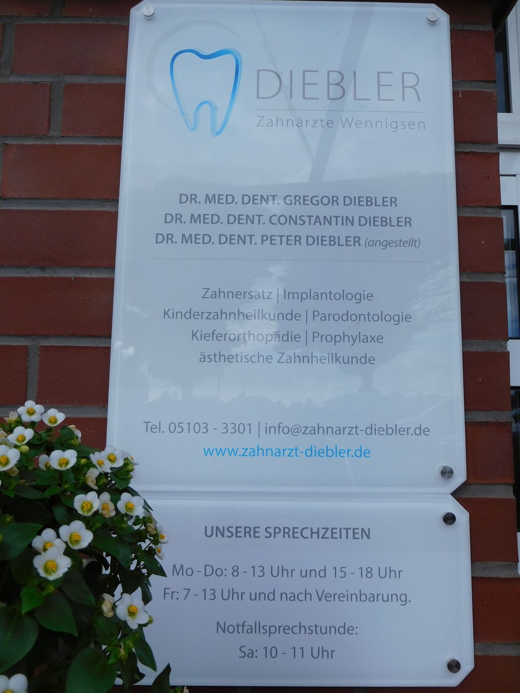 Nutzerfoto 2 Dr. Gregor Diebler, Dr. Constantin Diebler, Dr. Alexandra Diebler, Dr. Peter Diebler (angest.) Zahnärztliche Gemeinschaftspraxis