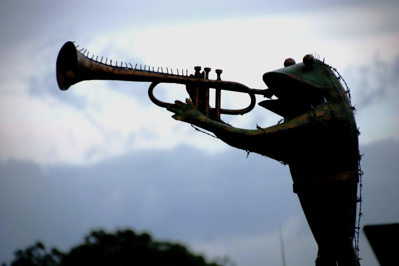 Trompeter mit Taubenabwehr