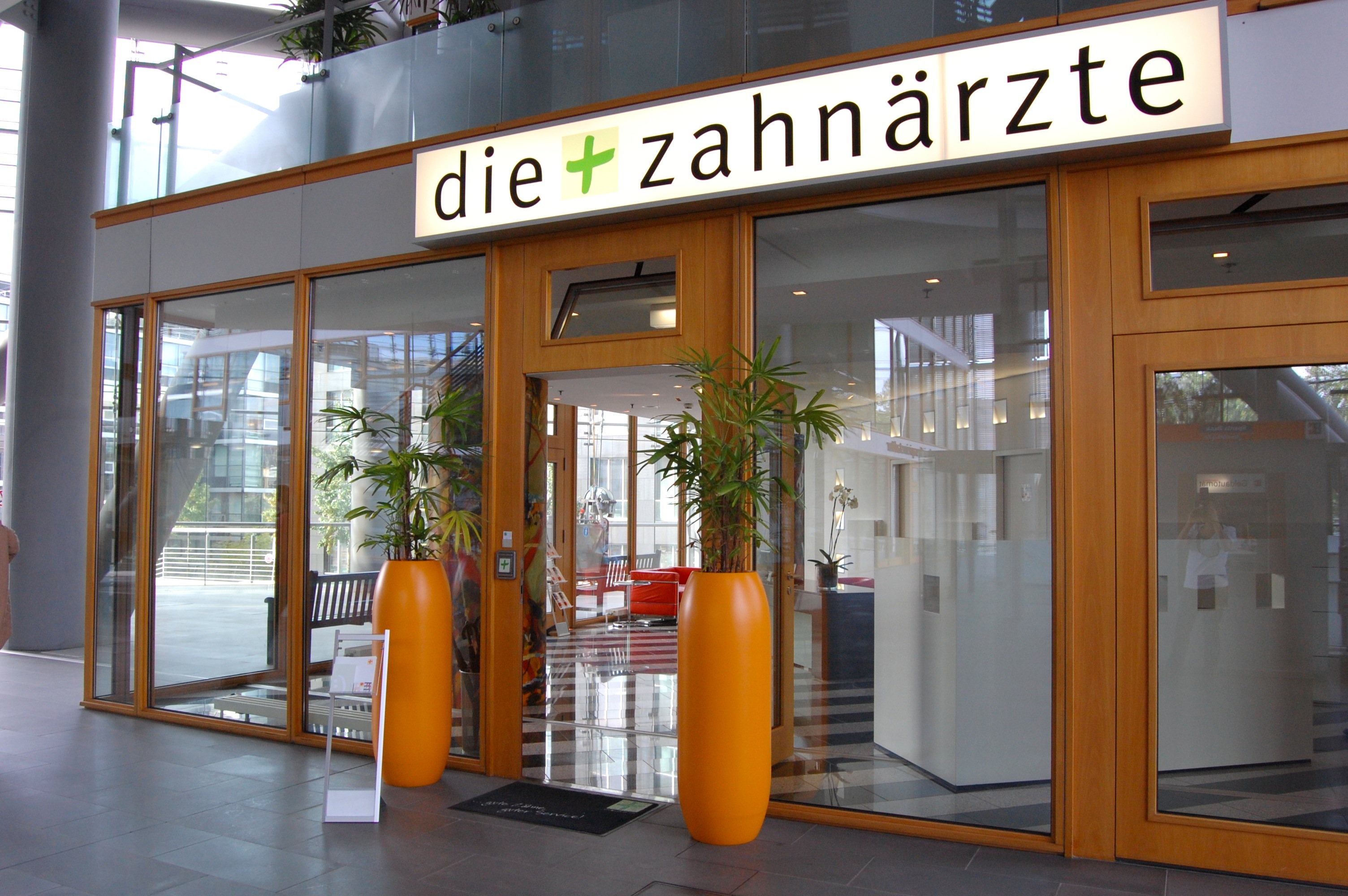 Bild 2 oral + venture AG Zahnarztpraxis im Stadttor in Düsseldorf