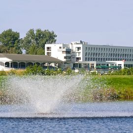 Außenansicht Rückseite ATLANTIC Hotel Galopprennbahn 