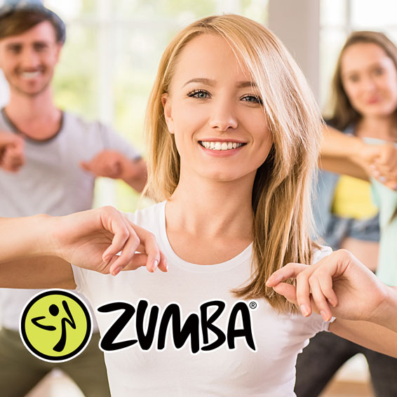 Zumba: kombinierte Bewegungen auf verschiedene Tempi ergeben ein kalorienverbrennendes Workout, fördern den Muskelaufbau, die Ausdauer